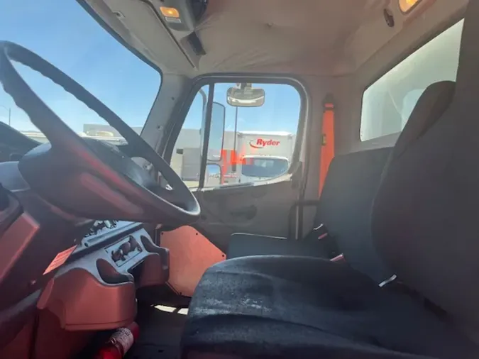 2019 FREIGHTLINER M2 106