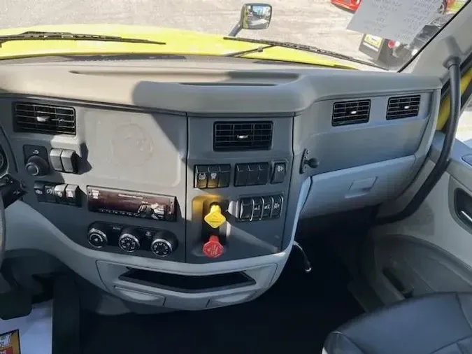 2021 Peterbilt 579