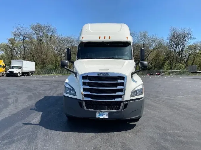 2019 Freightliner T12664ST