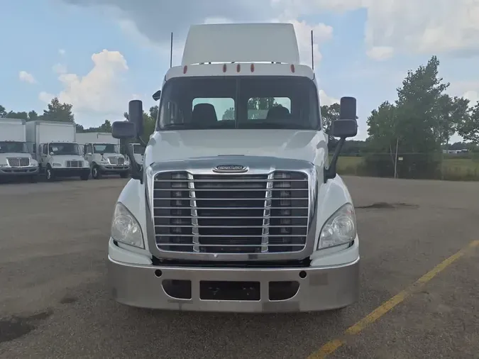 2019 FREIGHTLINER CASCADIA 125