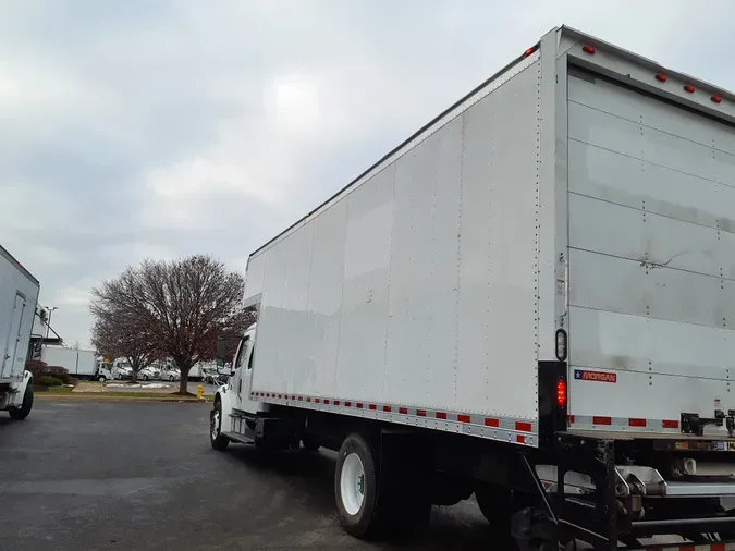 2016 FREIGHTLINER/MERCEDES M2 106