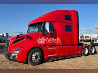 2025 VOLVO VNL64T860