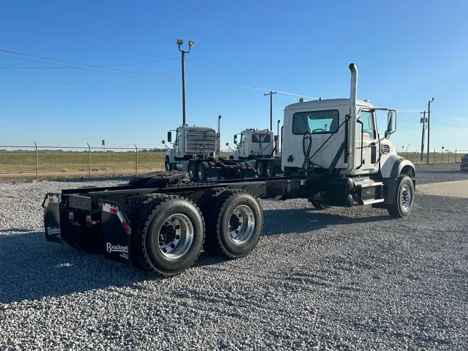 2025 MACK GR64FT