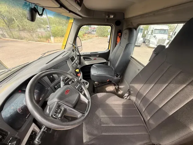 2023 Peterbilt 579