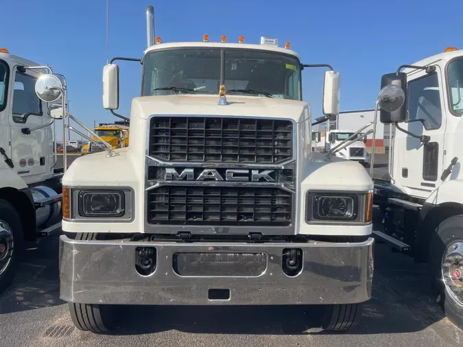 2025 MACK PI64T