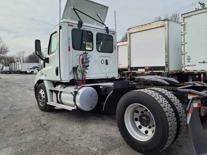 2020 FREIGHTLINER/MERCEDES CASCADIA 113