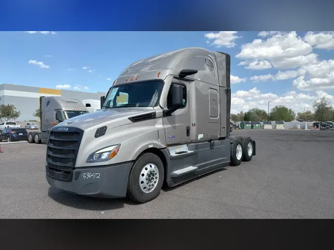 2025 Freightliner Cascadia 126