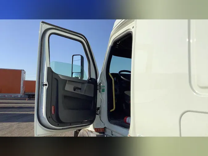 2022 Freightliner Cascadia 126