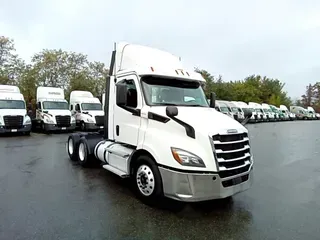 2020 Freightliner Cascadia 126