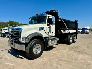 2022 MACK GR64F