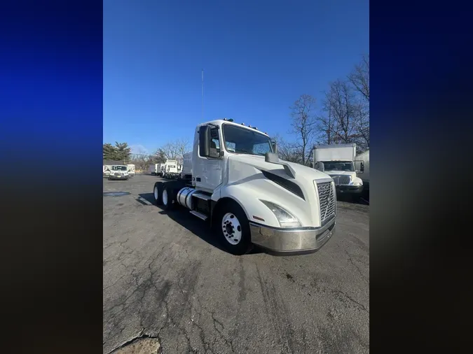 2019 VOLVO VNL64T-30031758512d9e339b882666e5826adb8ad