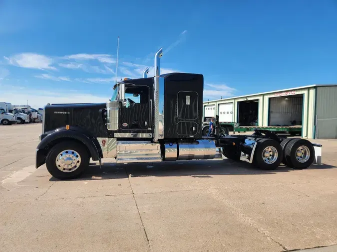 2026 Kenworth W900L