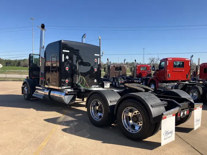 2023 Kenworth W900L