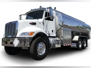 2021 Peterbilt 348