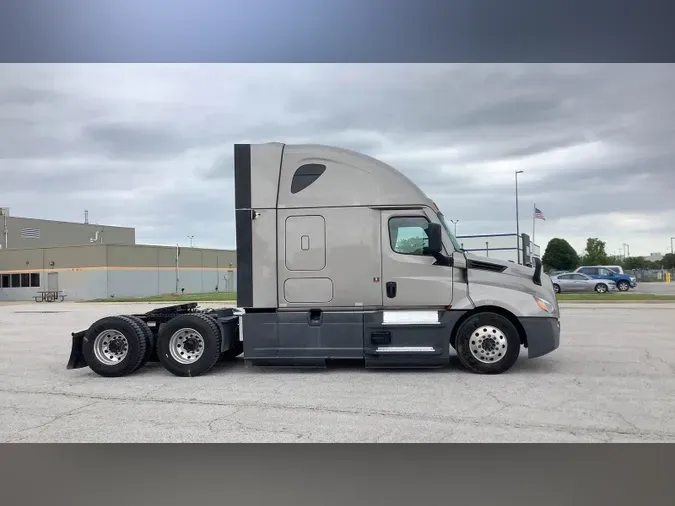 2024 Freightliner Cascadia 126