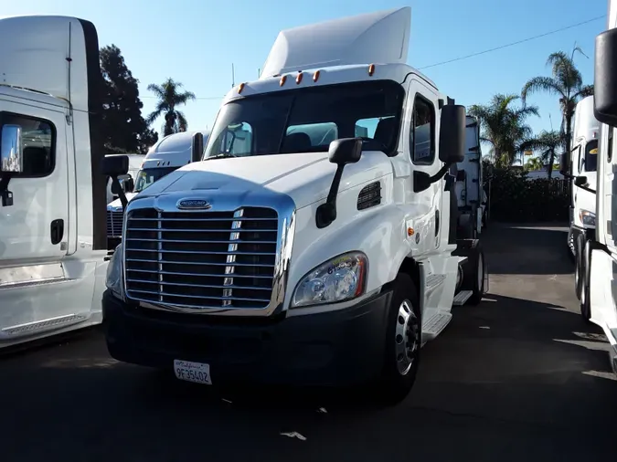 2016 FREIGHTLINER/MERCEDES CASCADIA 113