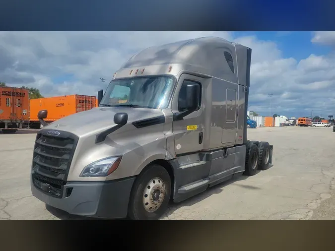 2020 Freightliner Cascadia 126