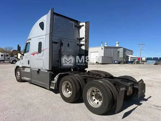 2023 FREIGHTLINER Cascadia 126