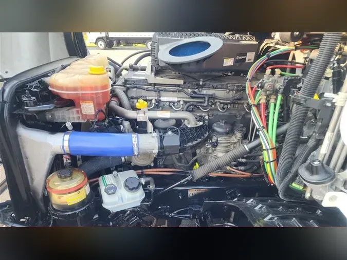 2021 FREIGHTLINER CA126