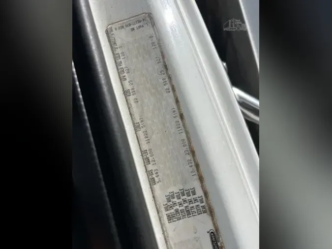 2005 FREIGHTLINER BUSINESS CLASS M2 106