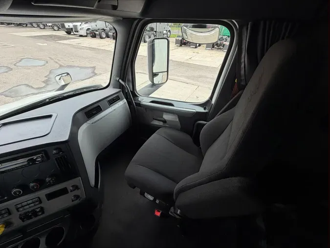 2020 Freightliner Cascadia 126