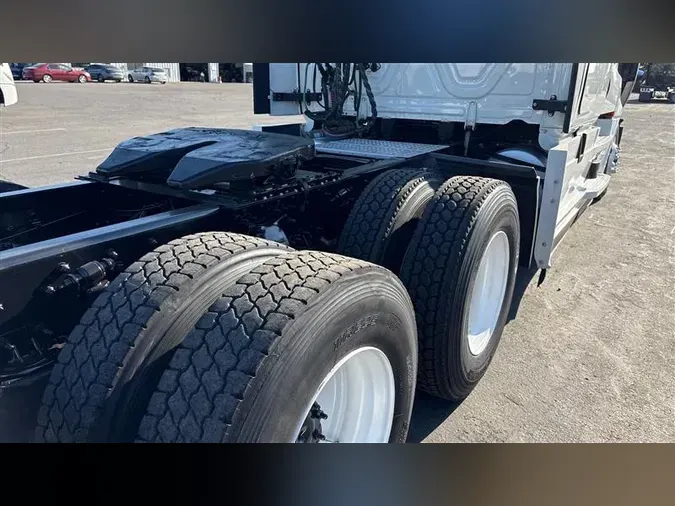 2022 FREIGHTLINER CA126