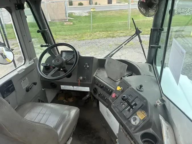 2019 OTTAWA 4X2 T23182099a18e1fabadd23adb9a687cb48