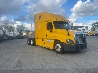 2018 FREIGHTLINER X12564ST