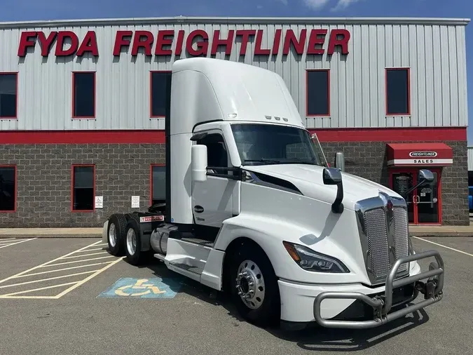 2023 Kenworth T680