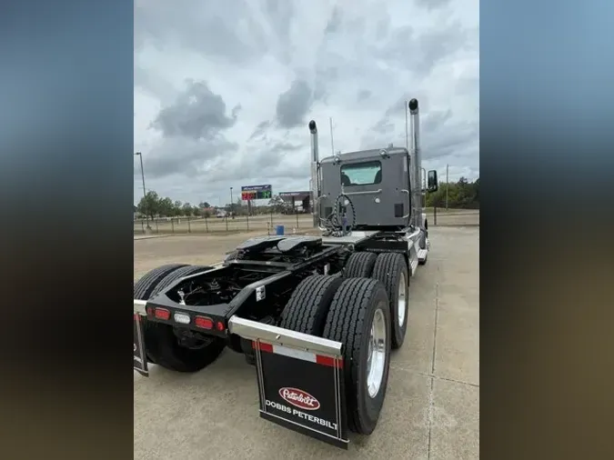 2025 PETERBILT 567