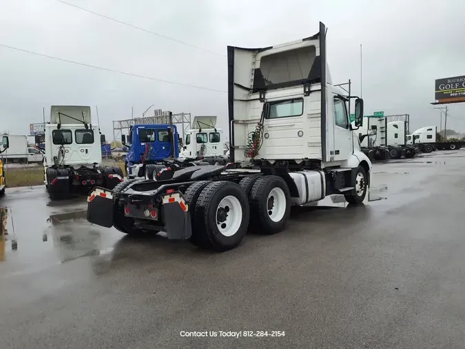 2020 VOLVO VNL64T-300