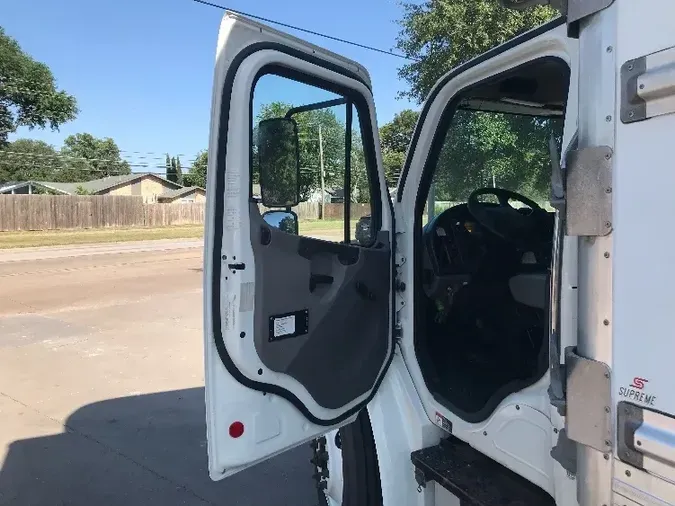 2018 Freightliner M2