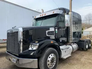 2017 FREIGHTLINER CORONADO