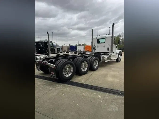 2025 PETERBILT 567