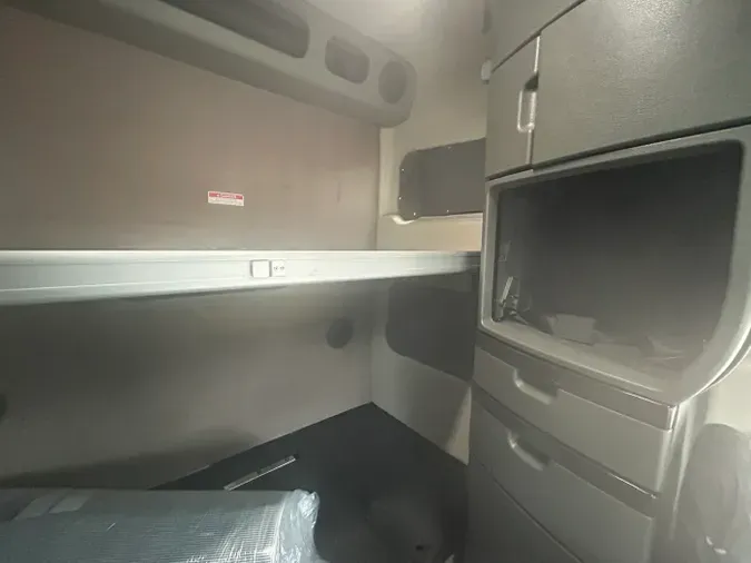 2021 Volvo VNL 860