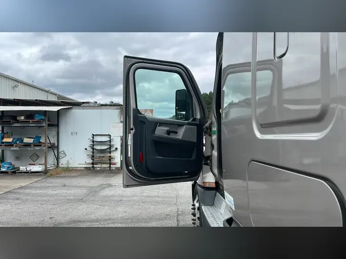 2022 Freightliner Cascadia 1263199ea0bbd7cbdb7743f264a3a6a570b