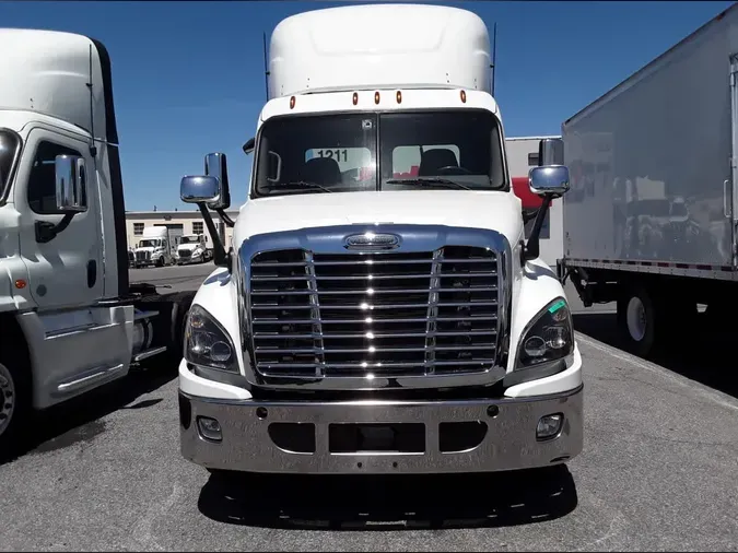 2019 FREIGHTLINER/MERCEDES CASCADIA 125