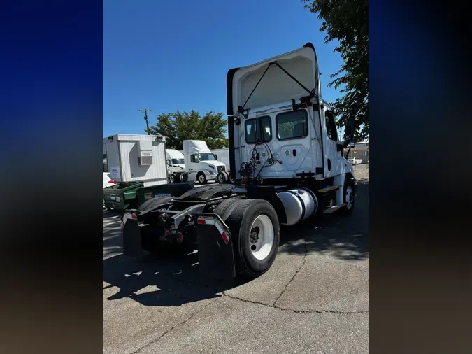 2018 FREIGHTLINER CASCADIA 113