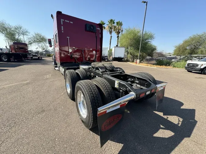 2023 Peterbilt 389