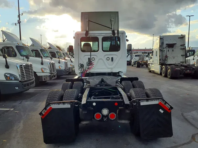 2020 FREIGHTLINER/MERCEDES CASCADIA 125