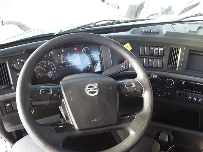 2019 VOLVO VNR42T 300