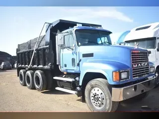 2001 MACK CH613