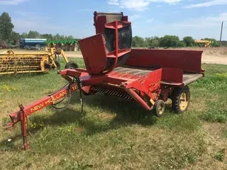 New Holland 166