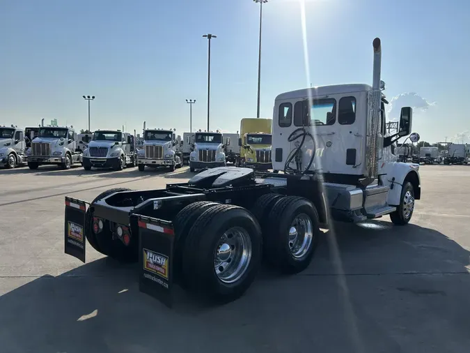 2020 Peterbilt 567