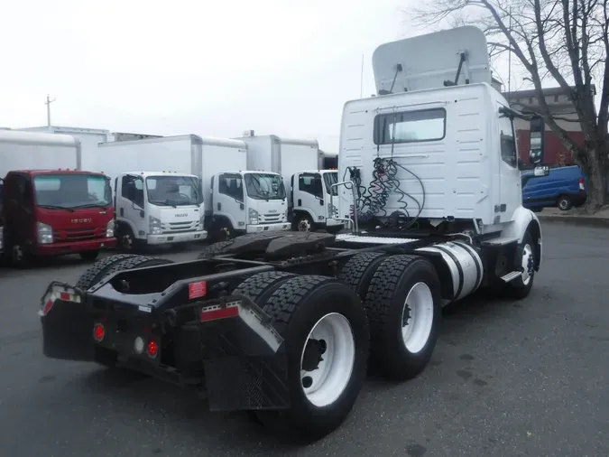 2019 VOLVO VNL