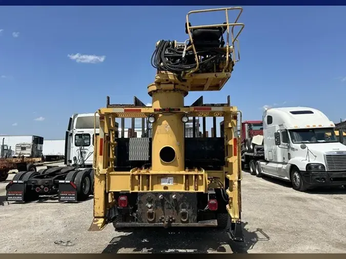 2012 VOLVO VHD64B200