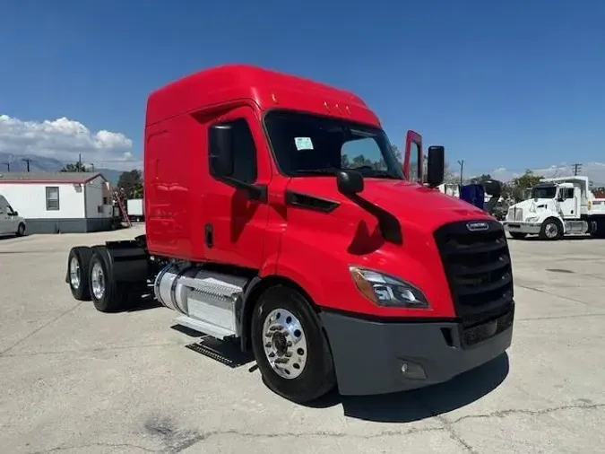 2020 Freightliner Cascadia
