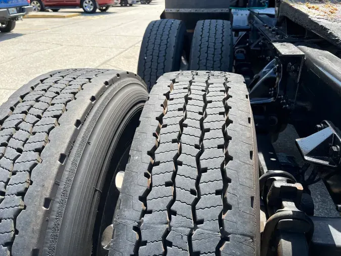 2022 Kenworth T680