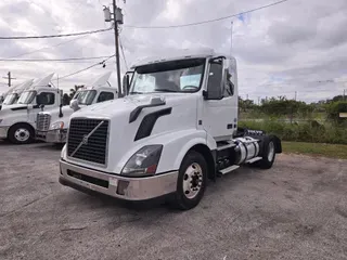 2018 VOLVO VNL42T 300