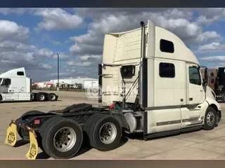 2024 VOLVO VNL64T860